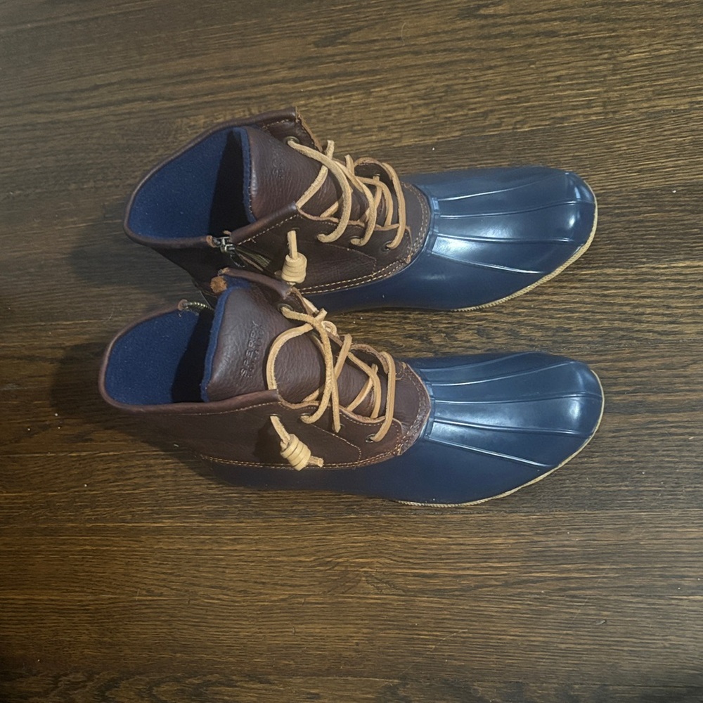 Sperry Navy and Brown Lace-Up Duck Boots